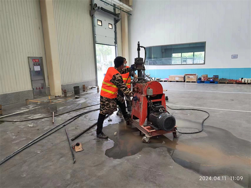 东坡厂房地面下沉塌陷注浆加固施工